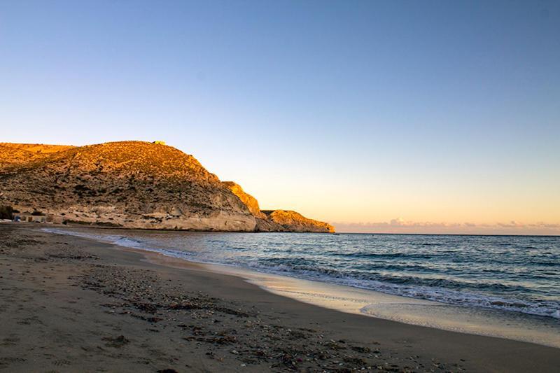 La Palmera. El Amanecer En El Parque Natural Agua Amarga  Zewnętrze zdjęcie